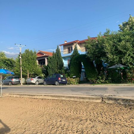 Vila Deni Tushemisht Экстерьер фото